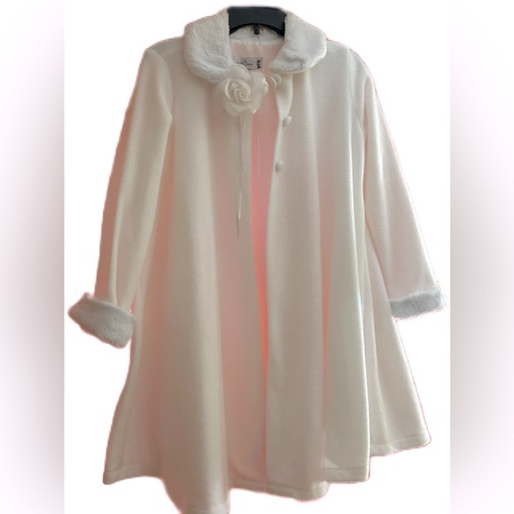 Dress coat for Girl with flower. This coat was worn once during a photo shoot - Picture 1 of 8